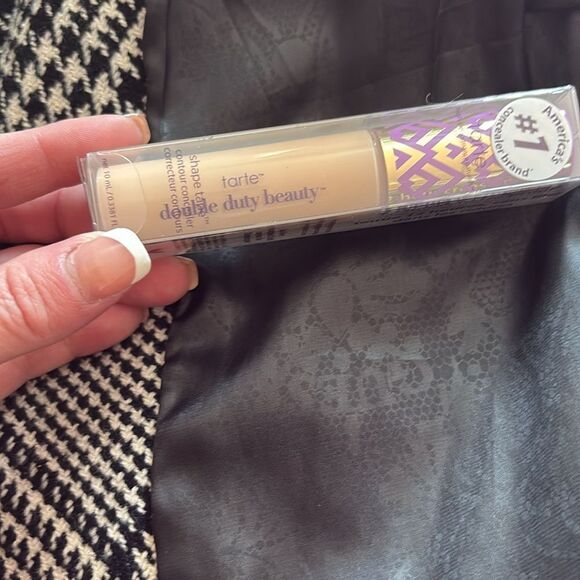 Tarte shape tape in light neutral - Picture 2 of 3